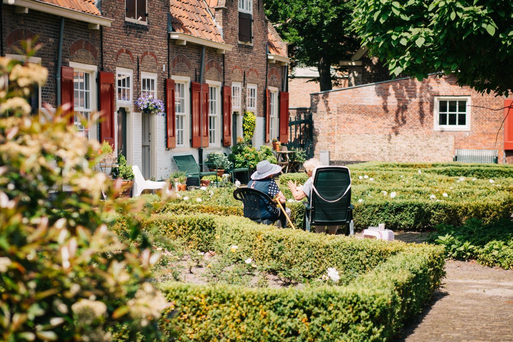 Moving Your Elderly Loved Ones Moving Your Elderly Loved Ones