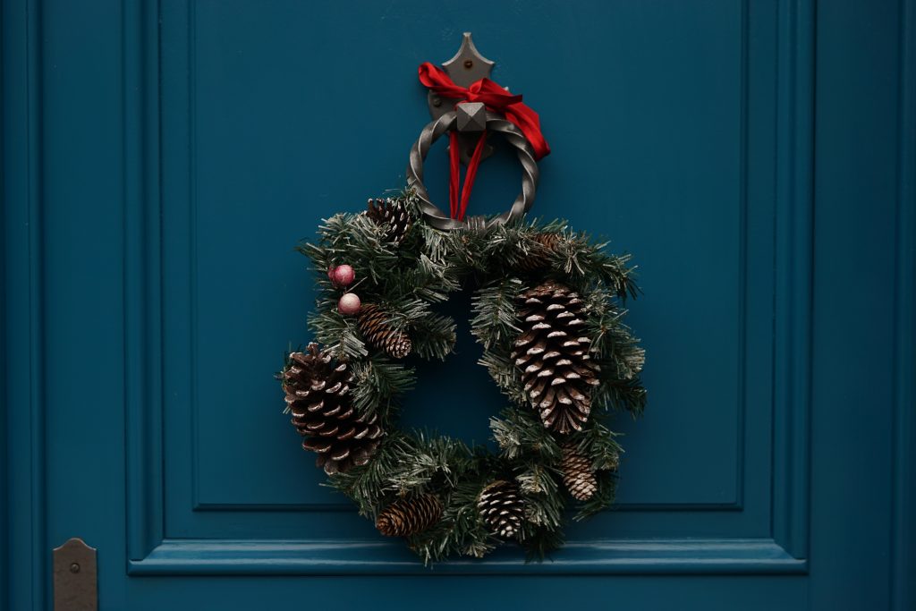 Moving During or After the Holidays? Here’s How to Pack and Protect Your Holiday Ornaments Moving During or After the Holidays? Here’s How to Pack and Protect Your Holiday Ornaments